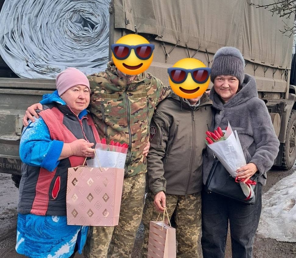 Волонтерки фонду з нашими захисниками